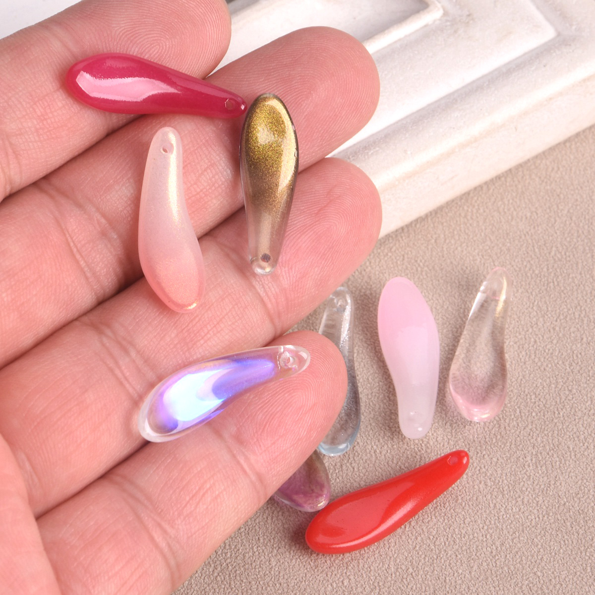 Long Petal Shape 10pcs 27x8mm  - Jewelry Making Drill 评论和价格